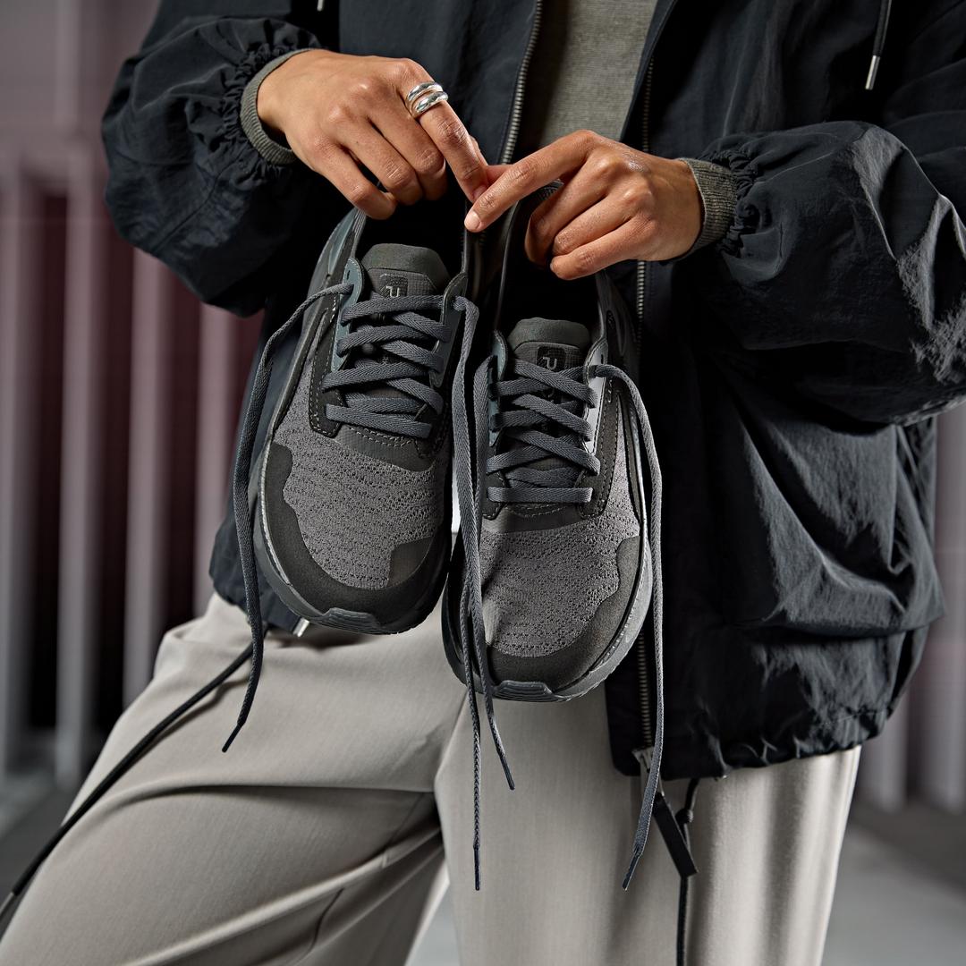 Pace Walk Women's Black Athleisure Shoes - Image 9