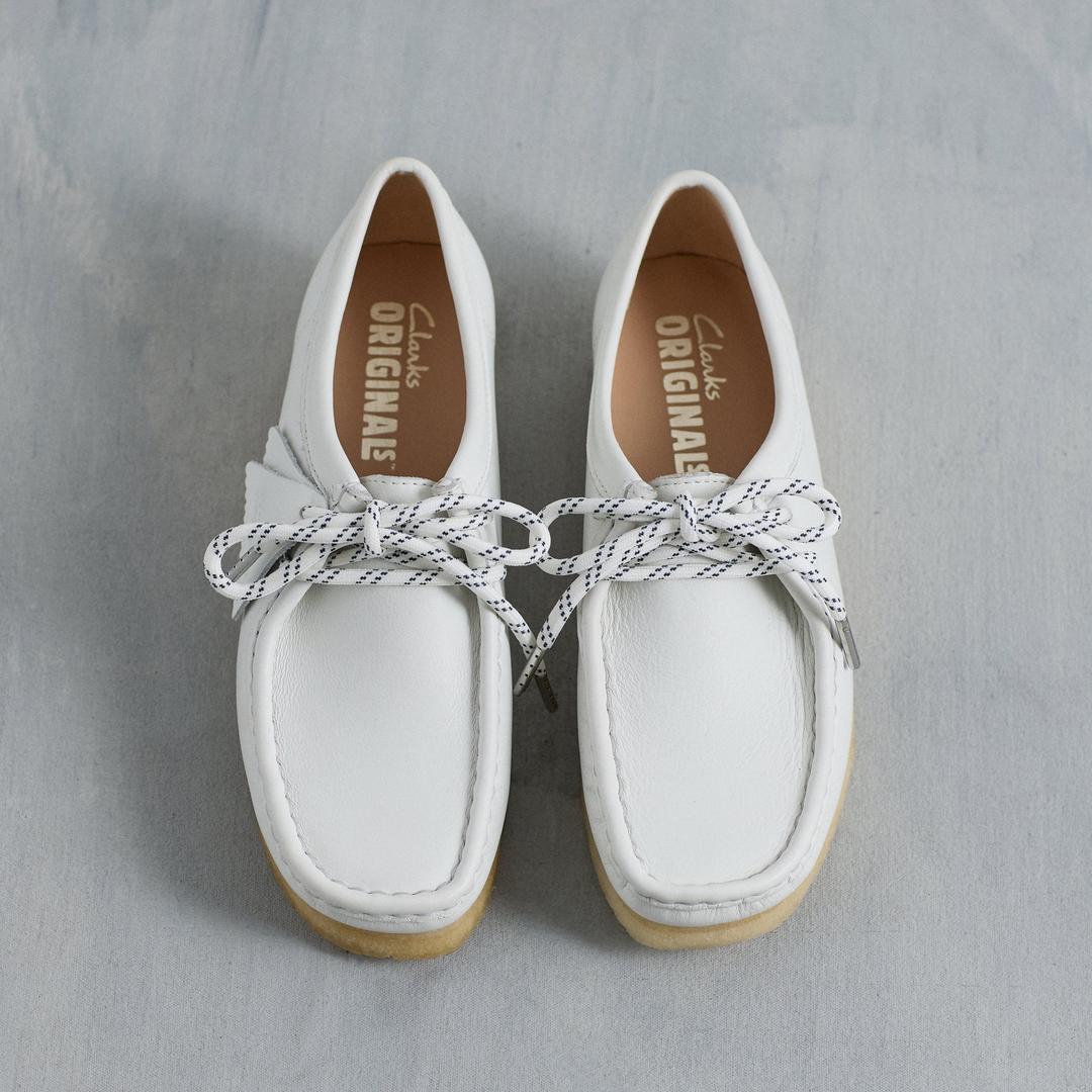 Womens Wallabee White Grain Leather - Image 2