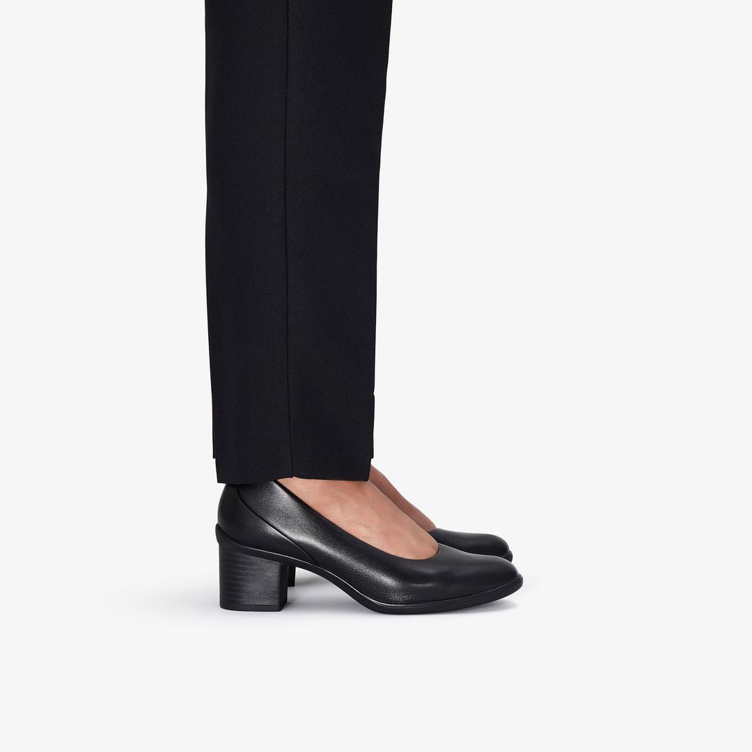 Womens Shaya Poppy Black Leather Pumps - Image 2